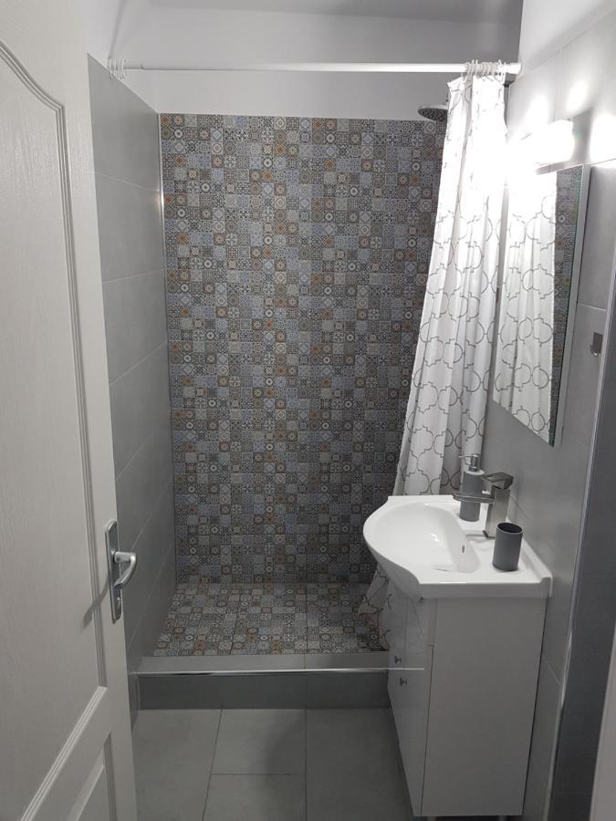 Râmnicu Vâlcea Ana Apartament מראה חיצוני תמונה