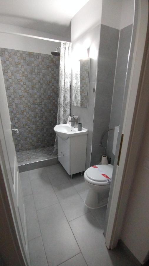 Râmnicu Vâlcea Ana Apartament מראה חיצוני תמונה